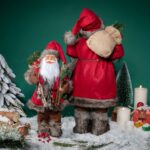 30cm/45cm/60cm Red Classic Santa Doll with Lights Claus Doll - Image 2