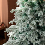 PE&PVC Mixed Artificial Snow Christmas Tree - Image 3