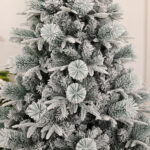 PE, PVC, and Pine Needle Mixed Flocked Christmas Tree - 图片 2