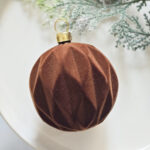 6cm Brown S-Shape Hollow& paiting Flocking Christmas Ball Ornament - Image 6