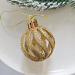 4cm Golden S-shaped openwork Christmas Ball Ornamnets - 图片 6